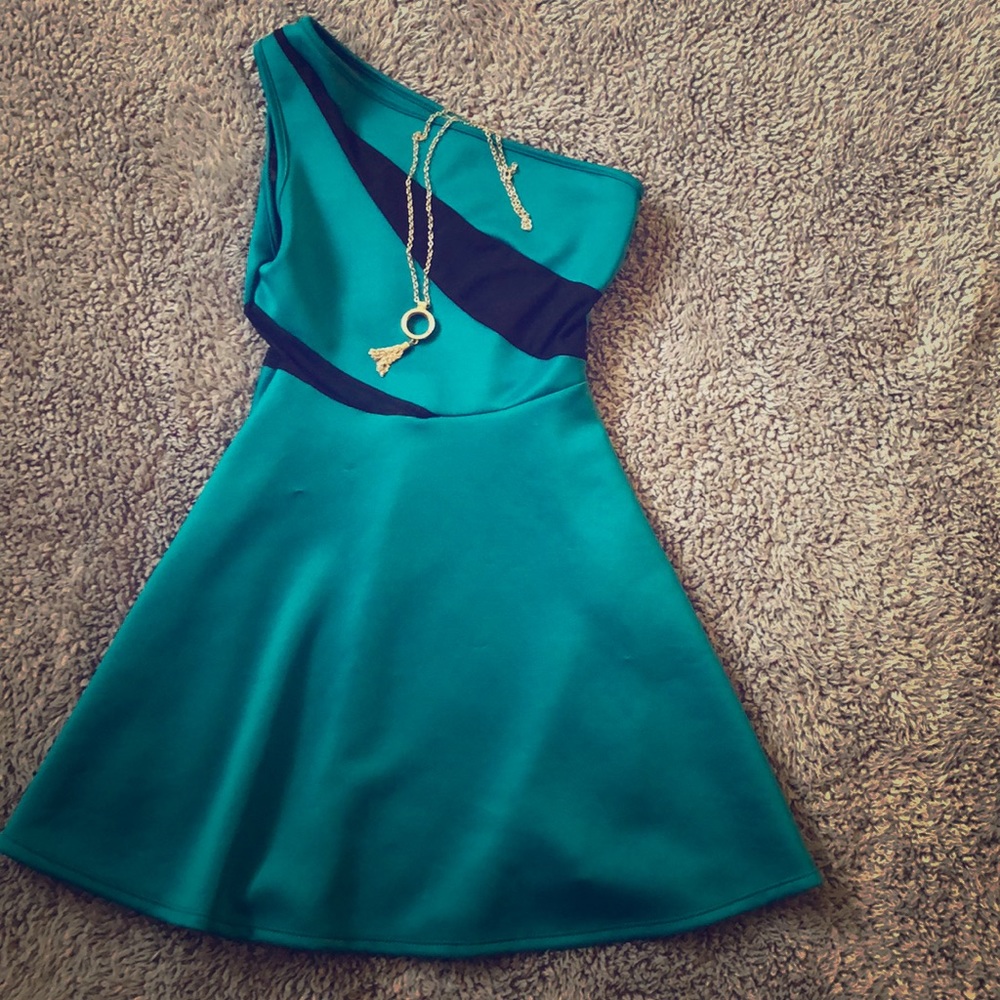 Teal&black satin/ mesh one shoulder cutout 👗